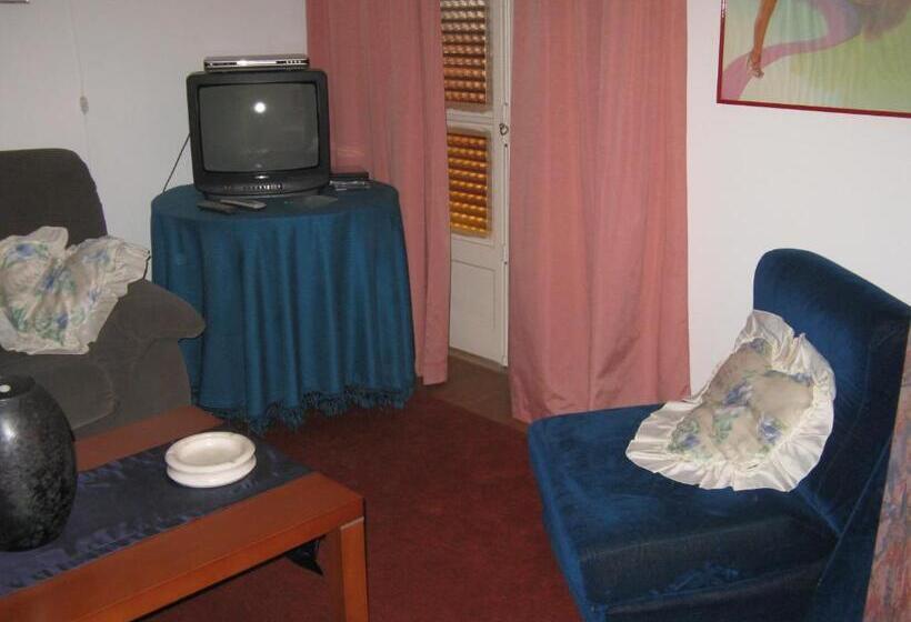 پانسیون Residencial Nosso Lar