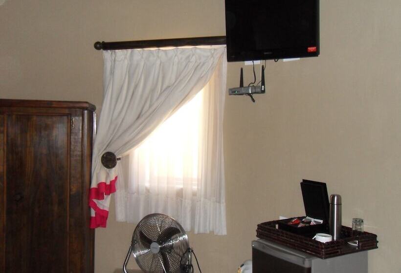 Пансион The Orchards Executive Accomodation