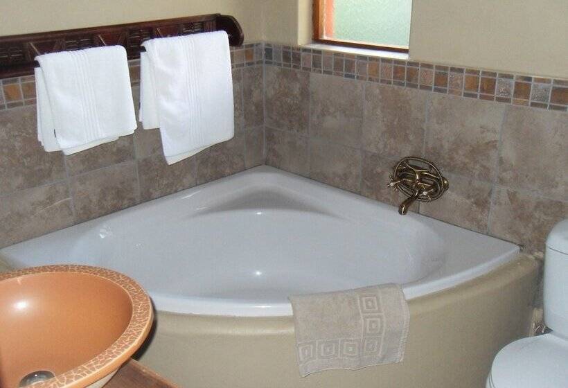 Пансион The Orchards Executive Accomodation