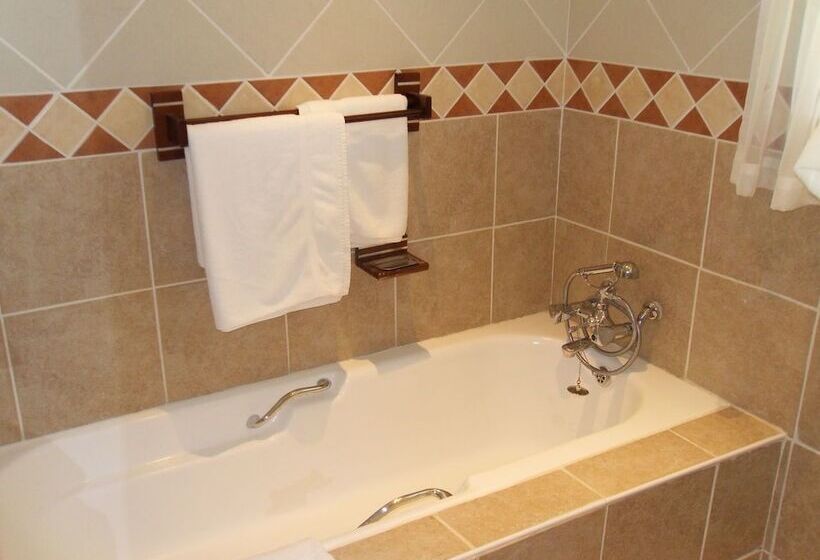 Пансион The Orchards Executive Accomodation