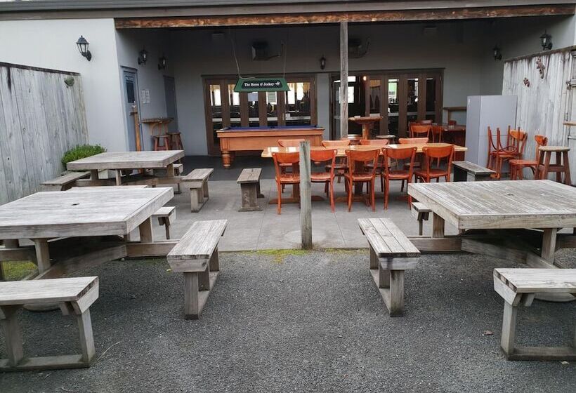 호스텔 Horse And Jockey Inn