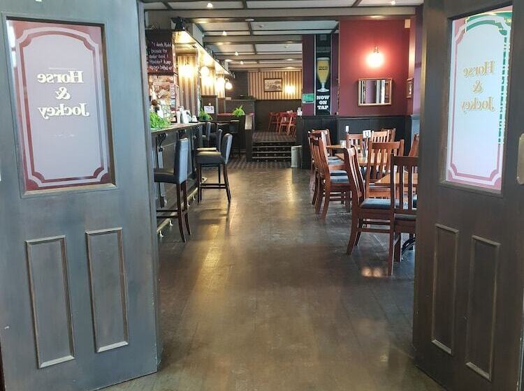호스텔 Horse And Jockey Inn