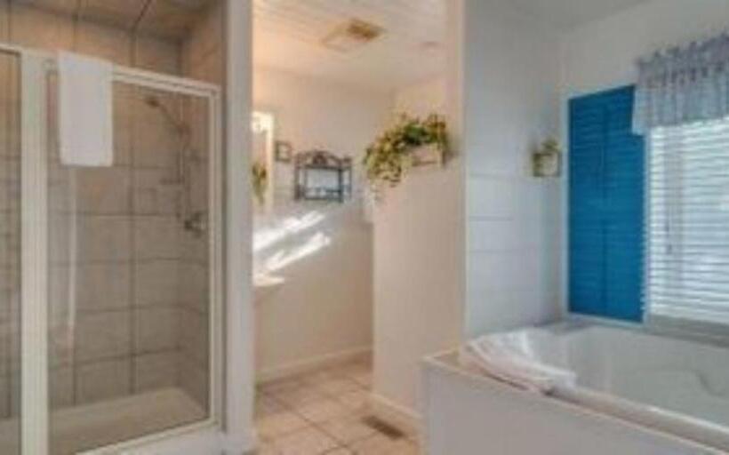 فندق صغير New Buffalo Inn & Spa