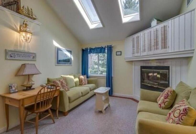 فندق صغير New Buffalo Inn & Spa