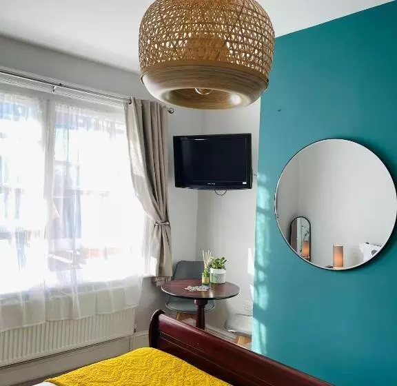 ユースホステル Rooms At The Rosebery