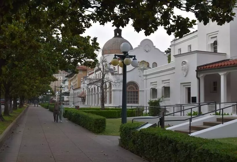 ユースホステル The Gables Inn