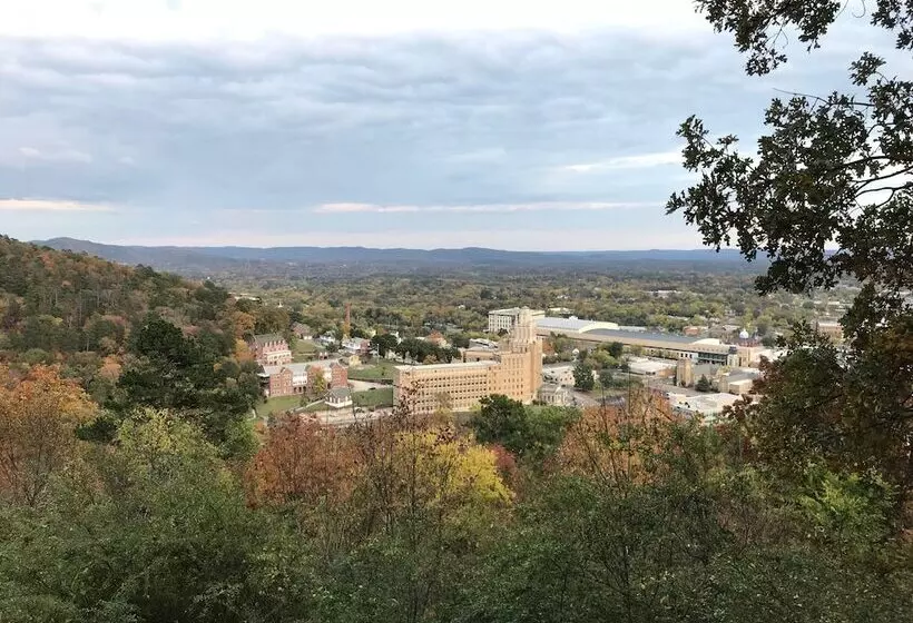 ユースホステル The Gables Inn