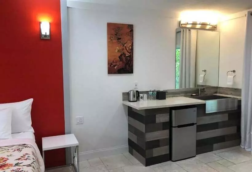 Motelli The Crystal Manatee