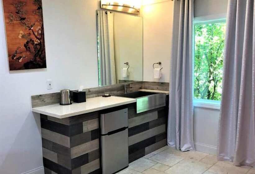 모텔 The Crystal Manatee