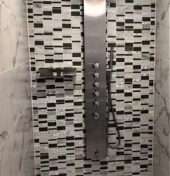 Motelli The Crystal Manatee