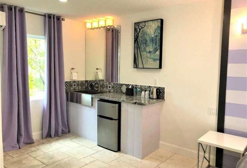 모텔 The Crystal Manatee