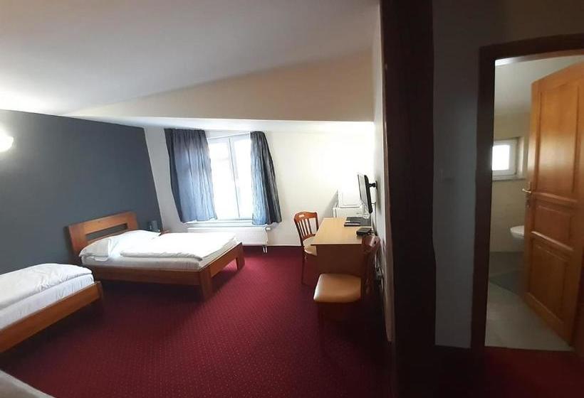 פנסיון A 7   Avenue 7 Penzion