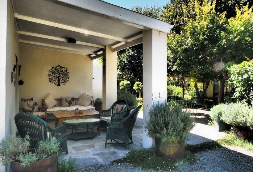 Pension Cypress Cottage