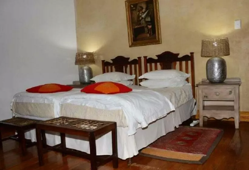 پانسیون Cypress Cottage