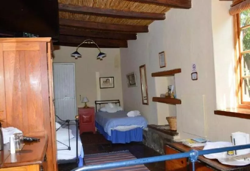 پانسیون Cypress Cottage