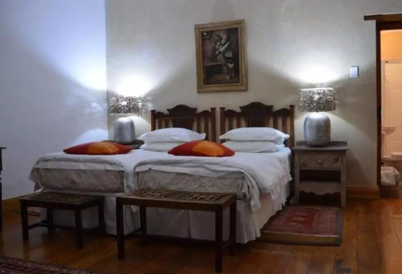 پانسیون Cypress Cottage