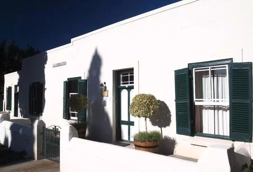 پانسیون Cypress Cottage