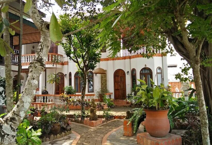 Пансион Mut Mee Garden Guest House