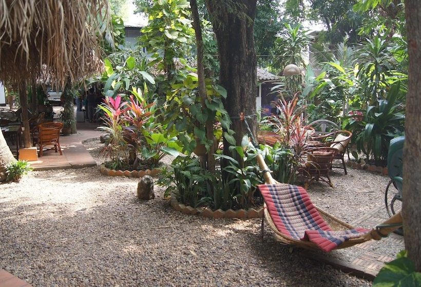 Пансион Mut Mee Garden Guest House