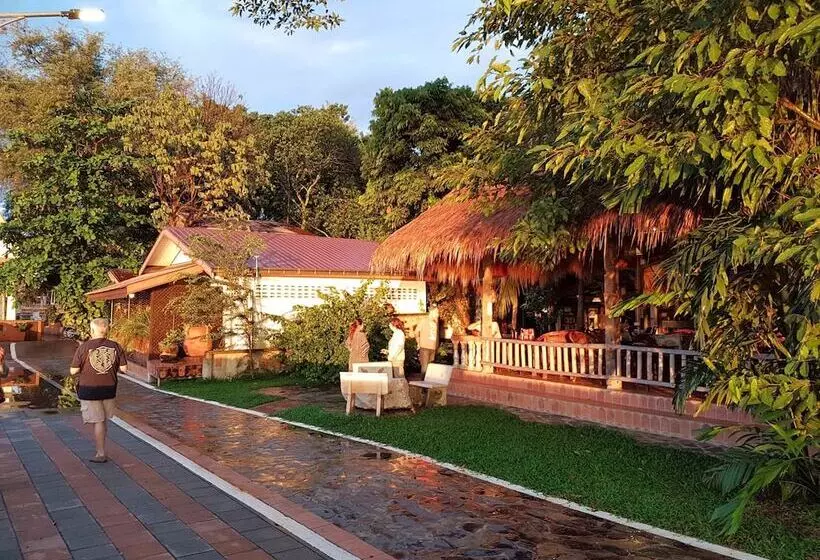 ペンション Mut Mee Garden Guest House