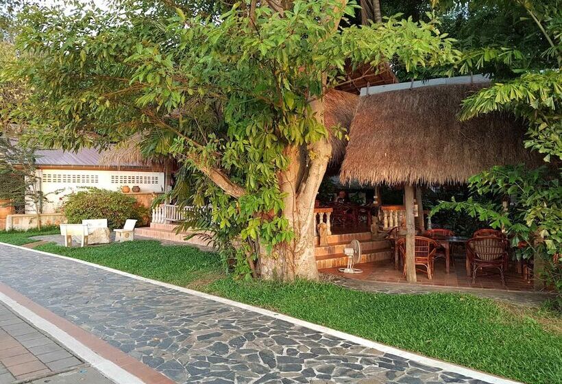 Пансион Mut Mee Garden Guest House