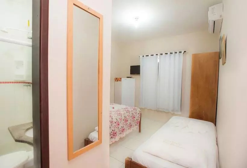 ペンション Pousada Tia Helena