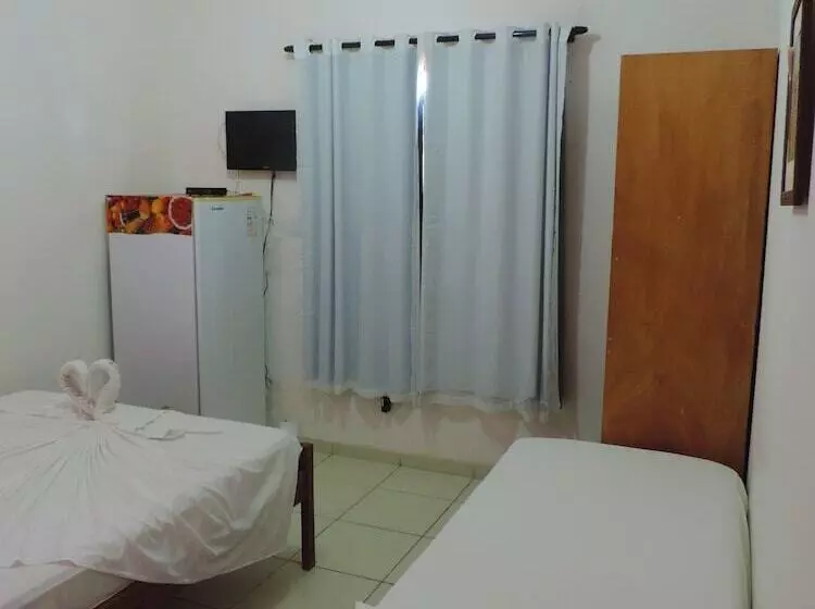 ペンション Pousada Tia Helena