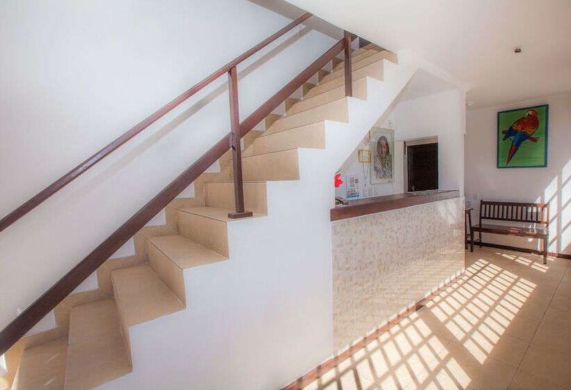 پانسیون Pousada Tia Helena