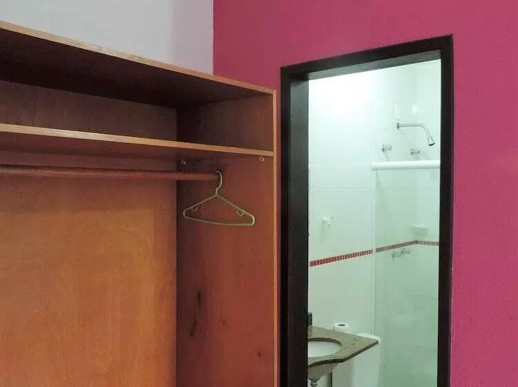 ペンション Pousada Tia Helena