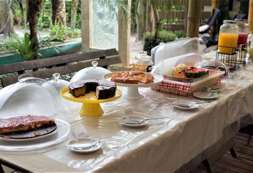 ペンション Pousada Treze Luas