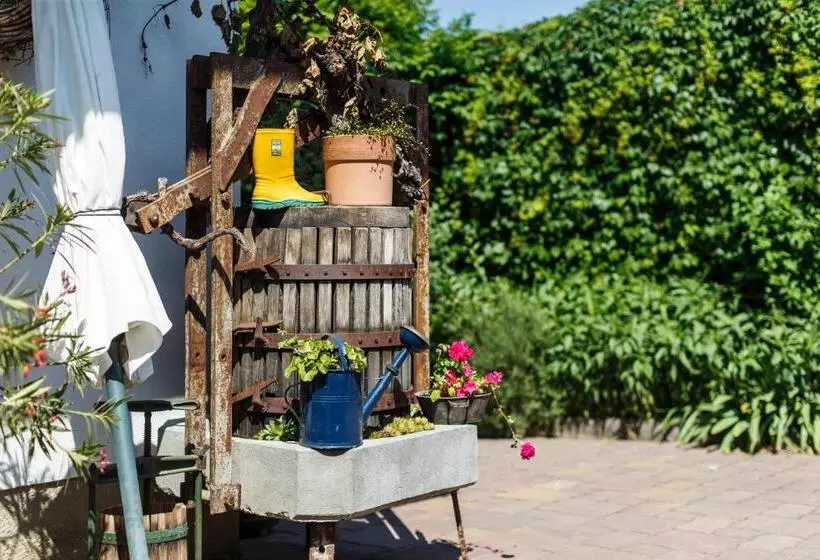 Pension Julia & Haus Elisabeth Wallner S Hofheuriger & Weinhof