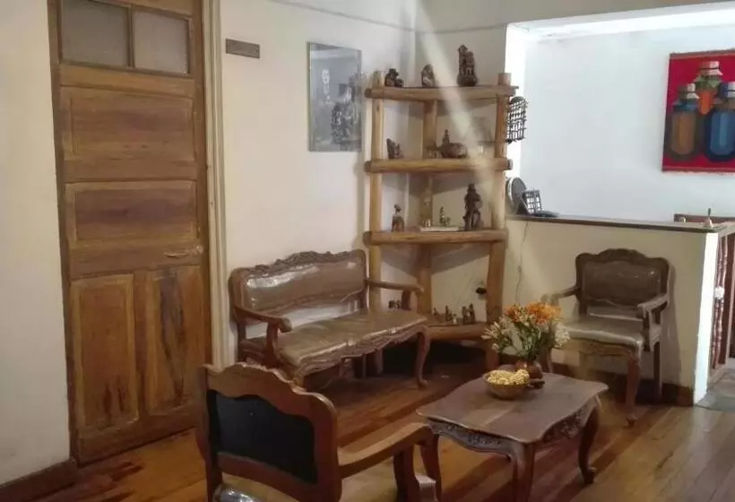 هاستل Posada Junco Y Capuli