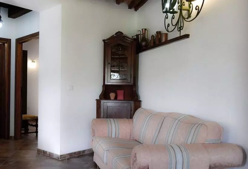 Hotelli Agriturismo Castello Delle Fornaci   Private Jacuzzi