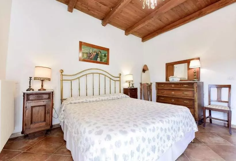 Hotelli Agriturismo Castello Delle Fornaci   Private Jacuzzi