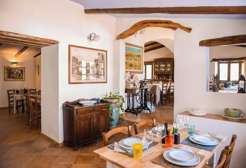 ホテル Agriturismo Guthiddai