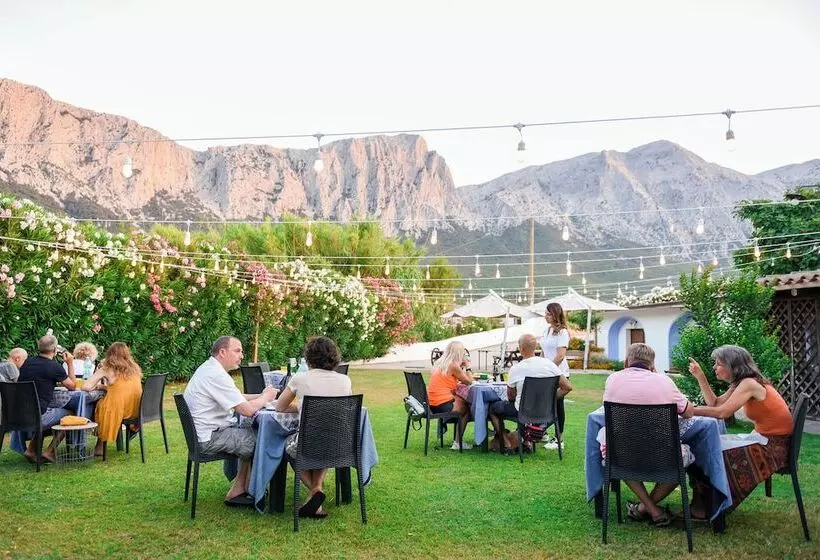 ホテル Agriturismo Guthiddai