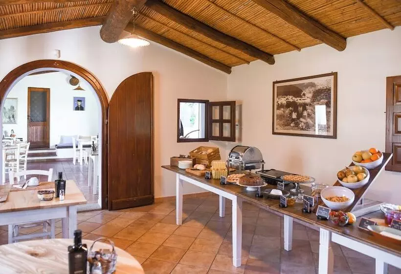 ホテル Agriturismo Guthiddai