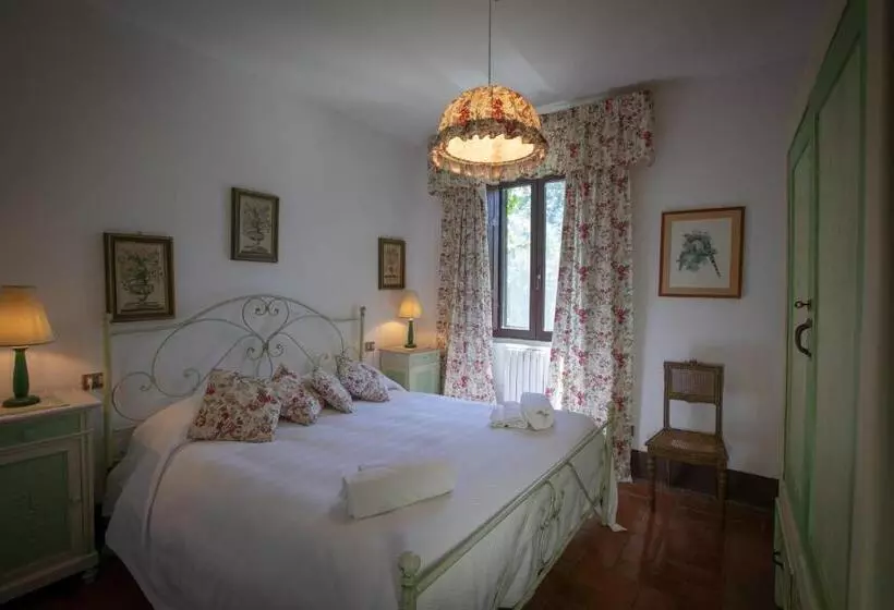 Hotelli Castello Santa Cristina