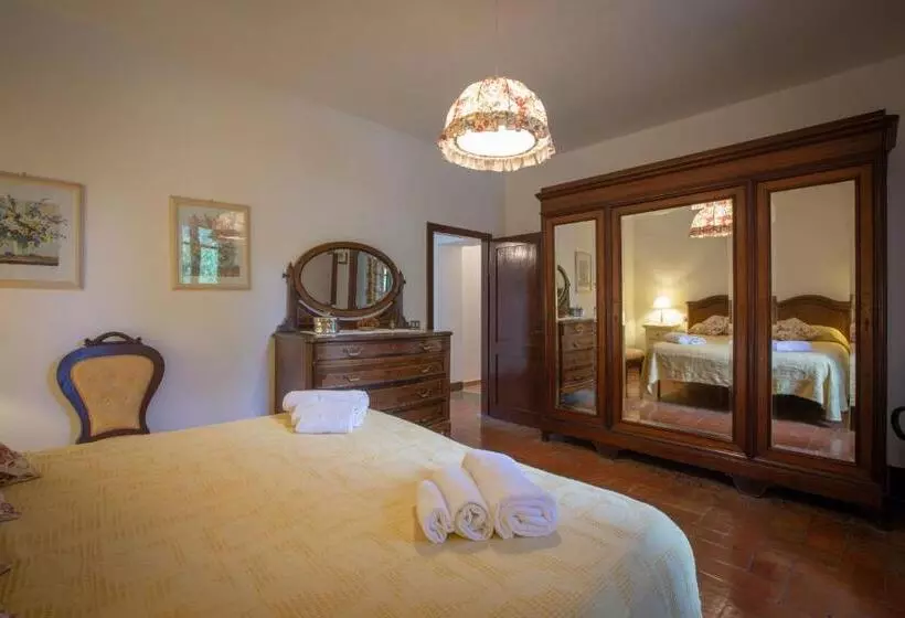 Hotelli Castello Santa Cristina