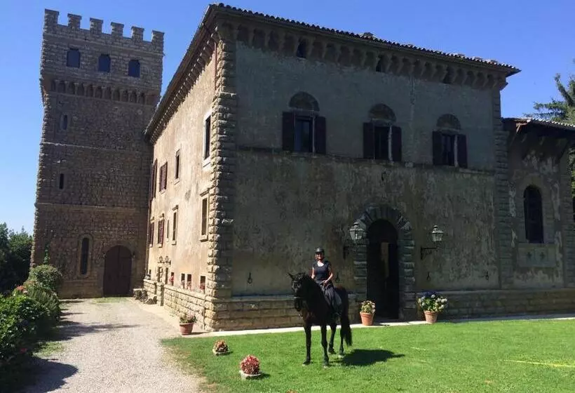 Hotelli Castello Santa Cristina