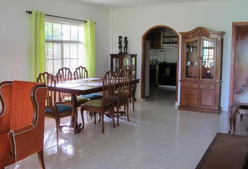 پانسیون Posada Nativa Miss Nova