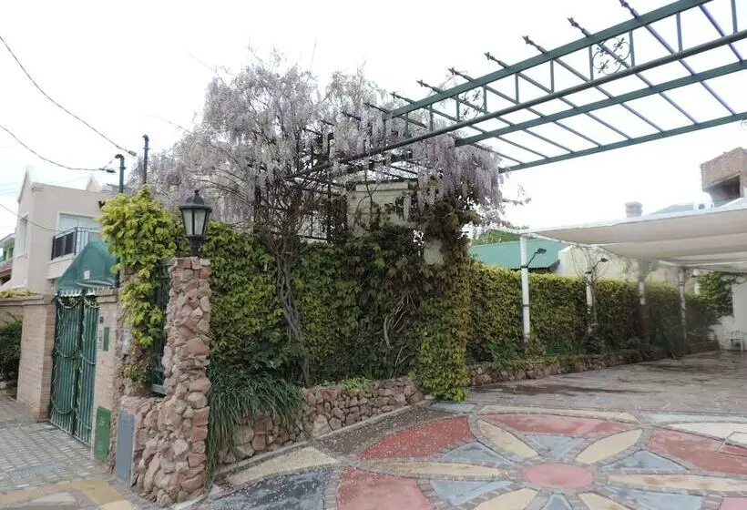 ユースホステル Hosteria Las Piedras