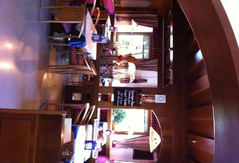 ユースホステル Maurer Gasthof Vinothek