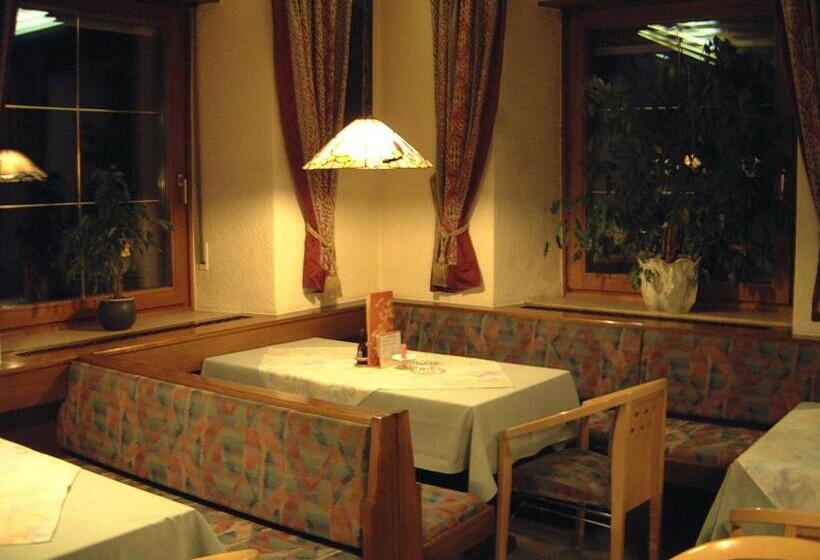 호스텔 Maurer Gasthof Vinothek