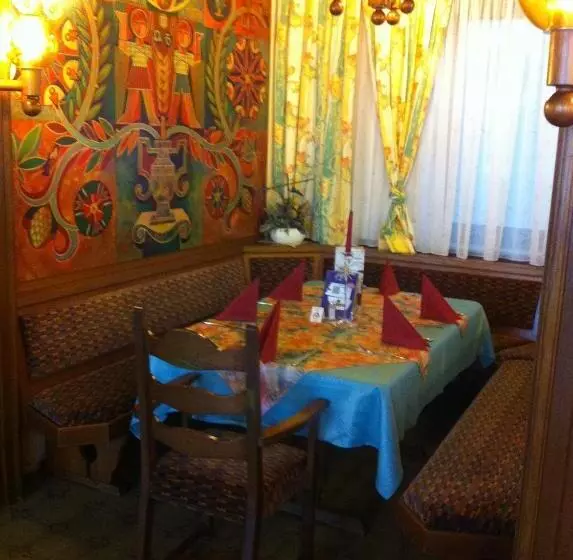 ユースホステル Maurer Gasthof Vinothek