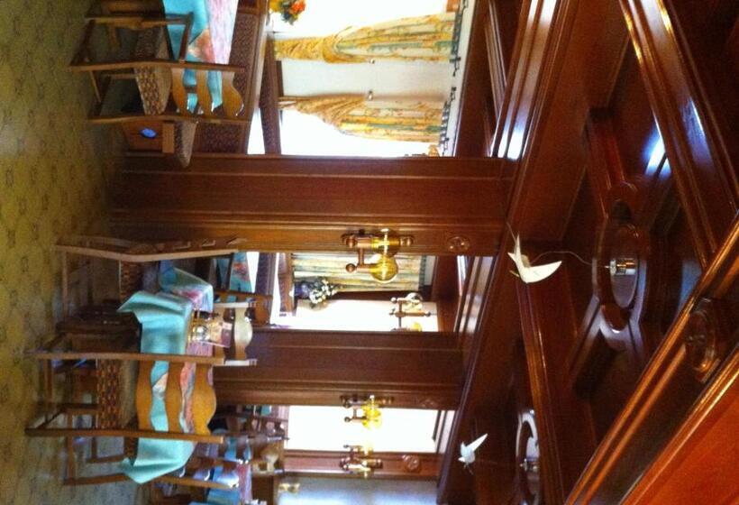 호스텔 Maurer Gasthof Vinothek