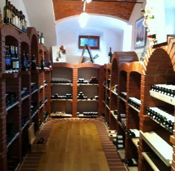 ユースホステル Maurer Gasthof Vinothek