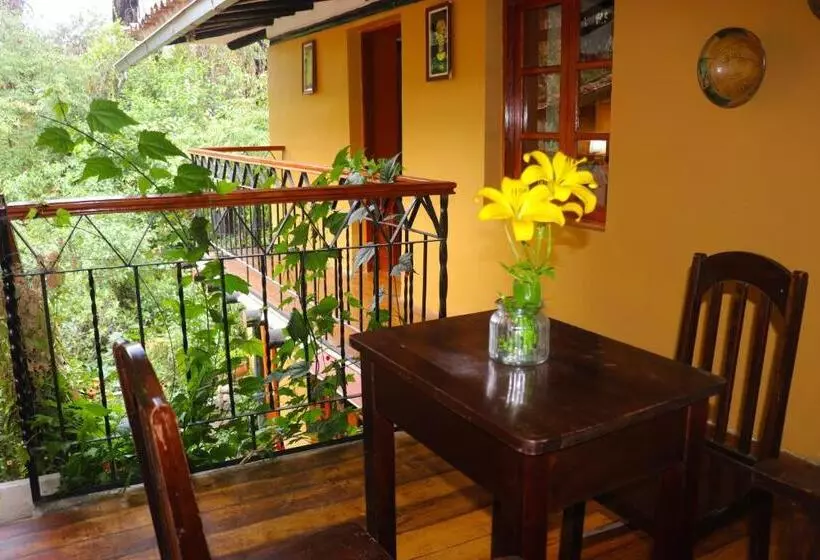 Retkeilymaja Wayras Hostal