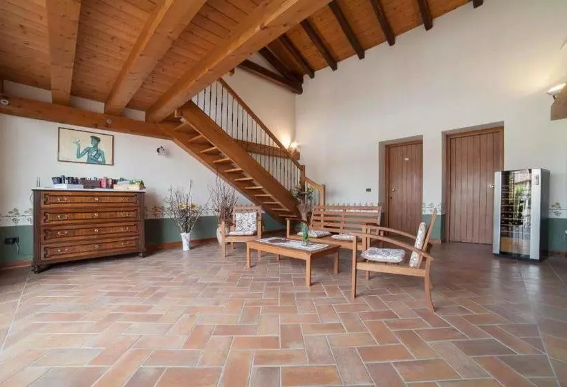 ホテル Agriturismo Domus Rustica