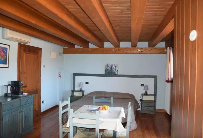 ホテル Agriturismo Domus Rustica